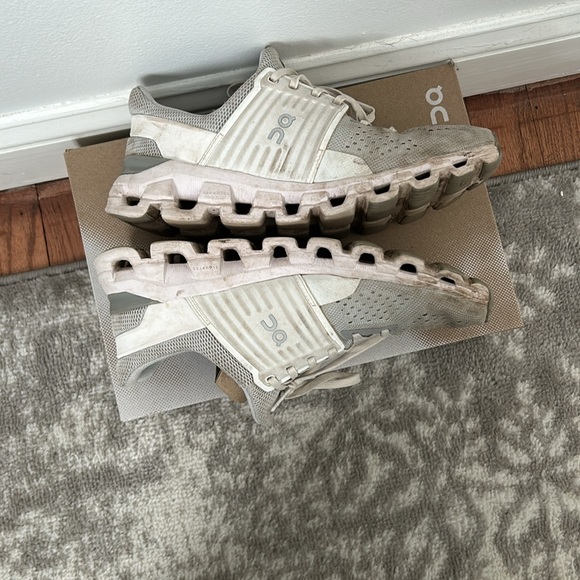 Gray and white On running shoes. - Picture 5 of 14